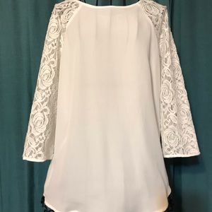 PRICE DROP Tunic with 3/4 sleeves Size medium